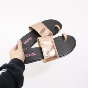 *MICHAEL KORS MK Monogram Toe Ring Sandals Leather Rose Gold